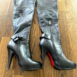 Over the knee leather boots. Genuine shearling insulation (see pictures).